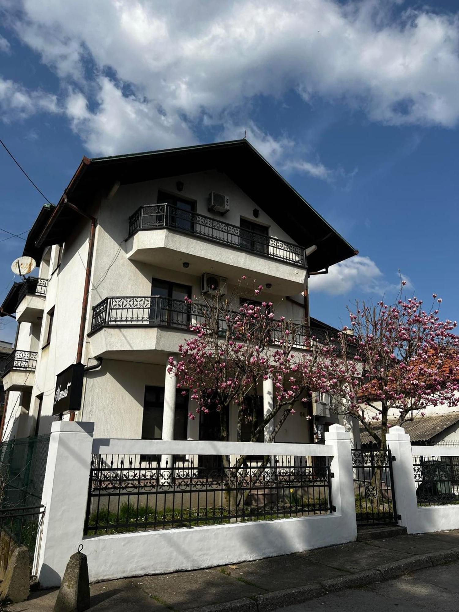 Hostel Тузла Екстер'єр фото