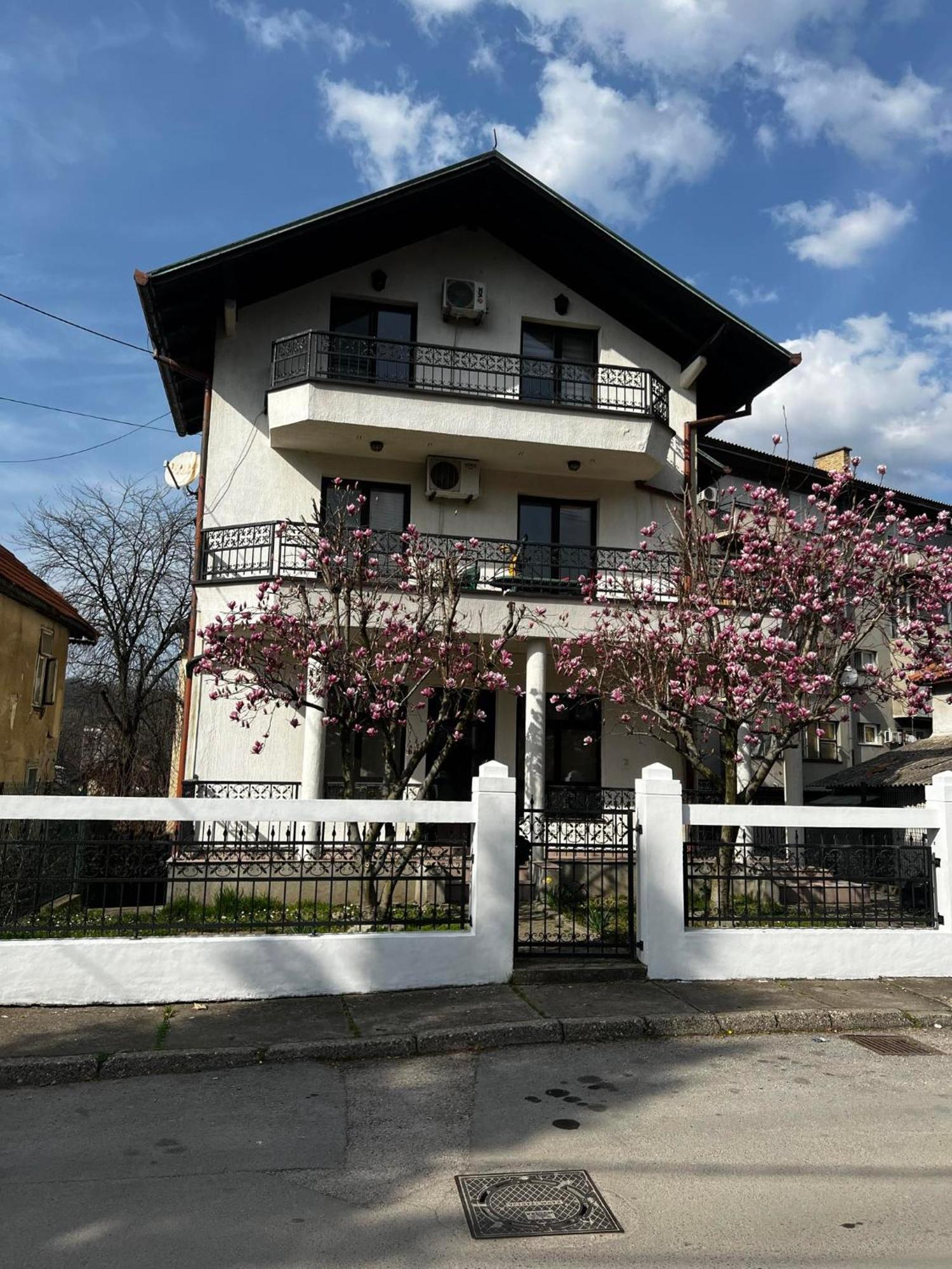 Hostel Тузла Екстер'єр фото