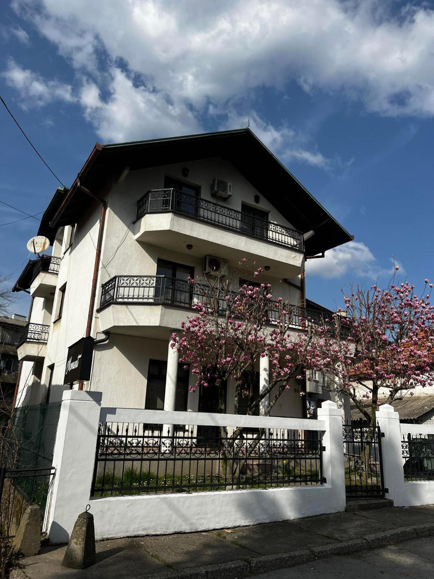 Hostel Тузла Екстер'єр фото