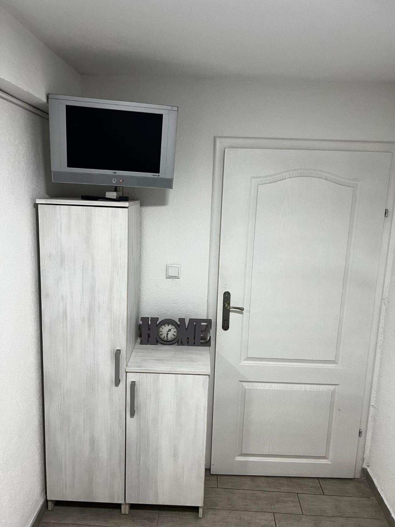 Hostel Тузла Екстер'єр фото