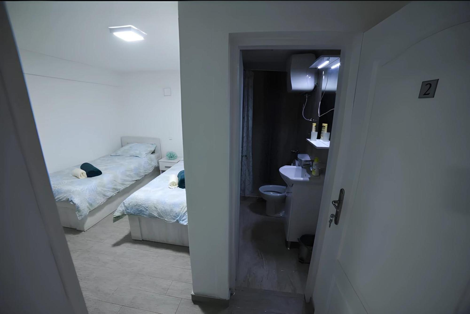 Hostel Тузла Екстер'єр фото