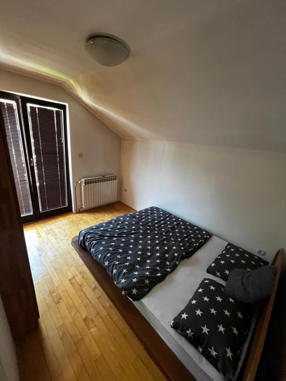Hostel Тузла Екстер'єр фото