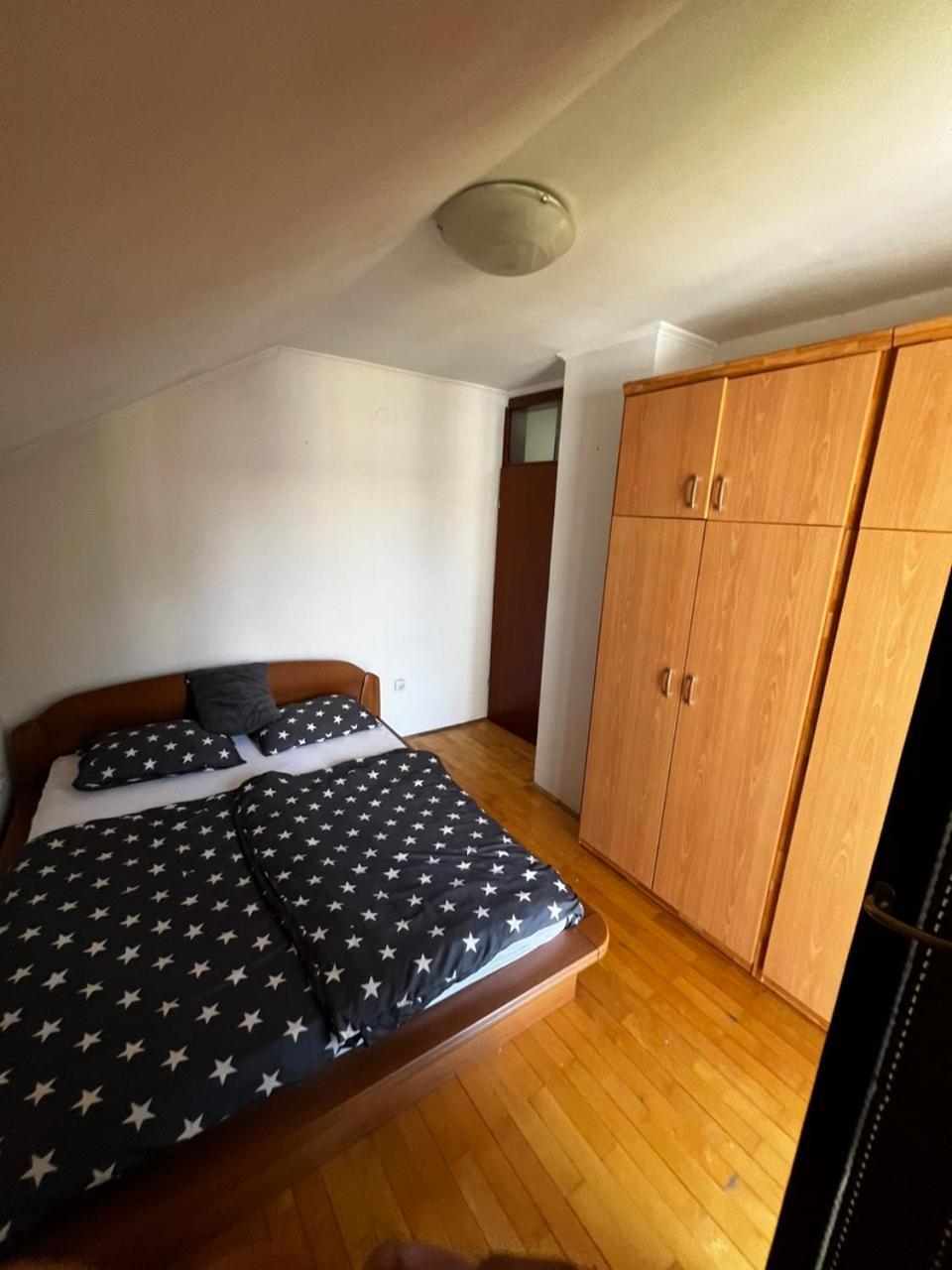 Hostel Тузла Екстер'єр фото