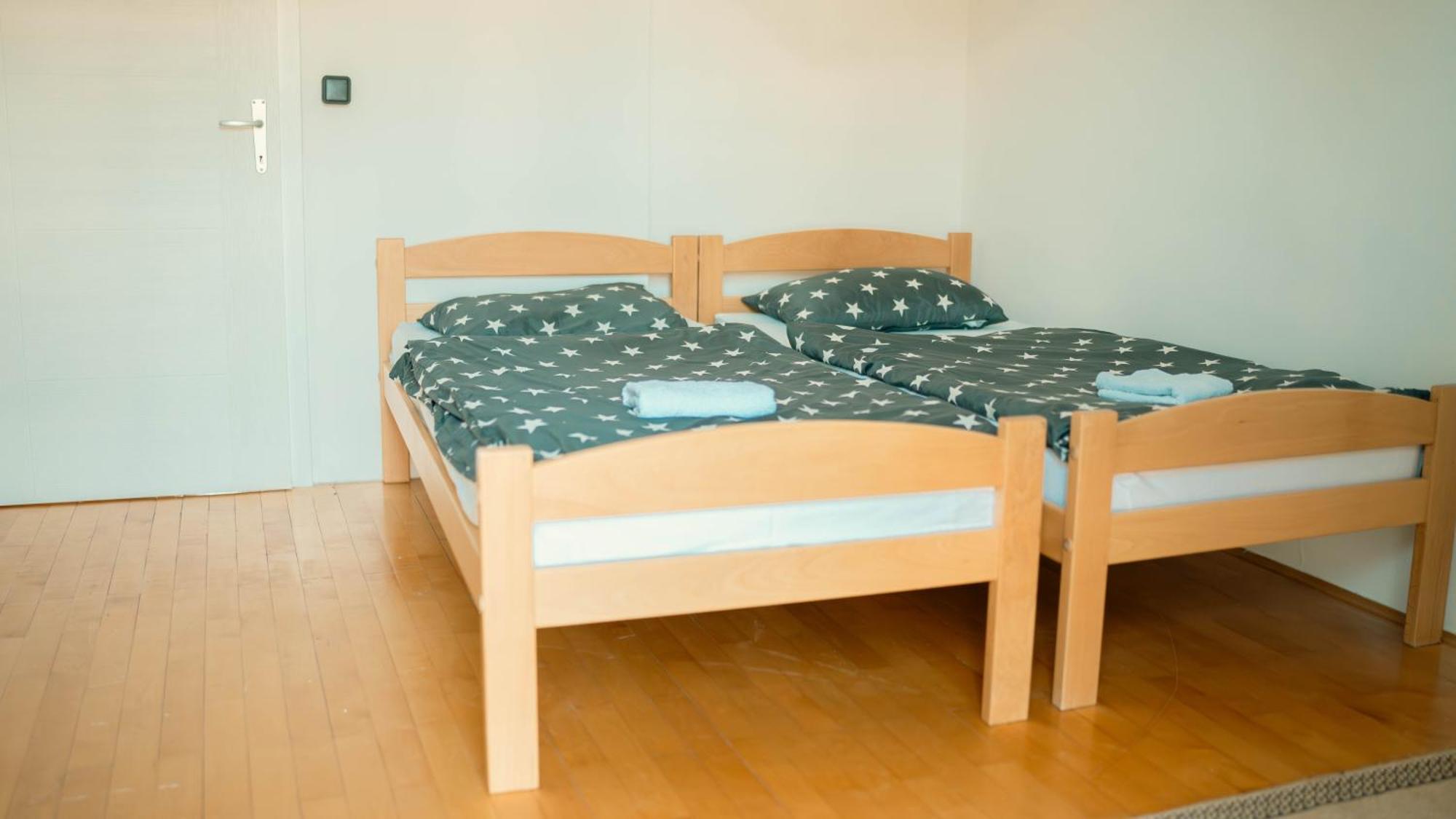 Hostel Тузла Екстер'єр фото