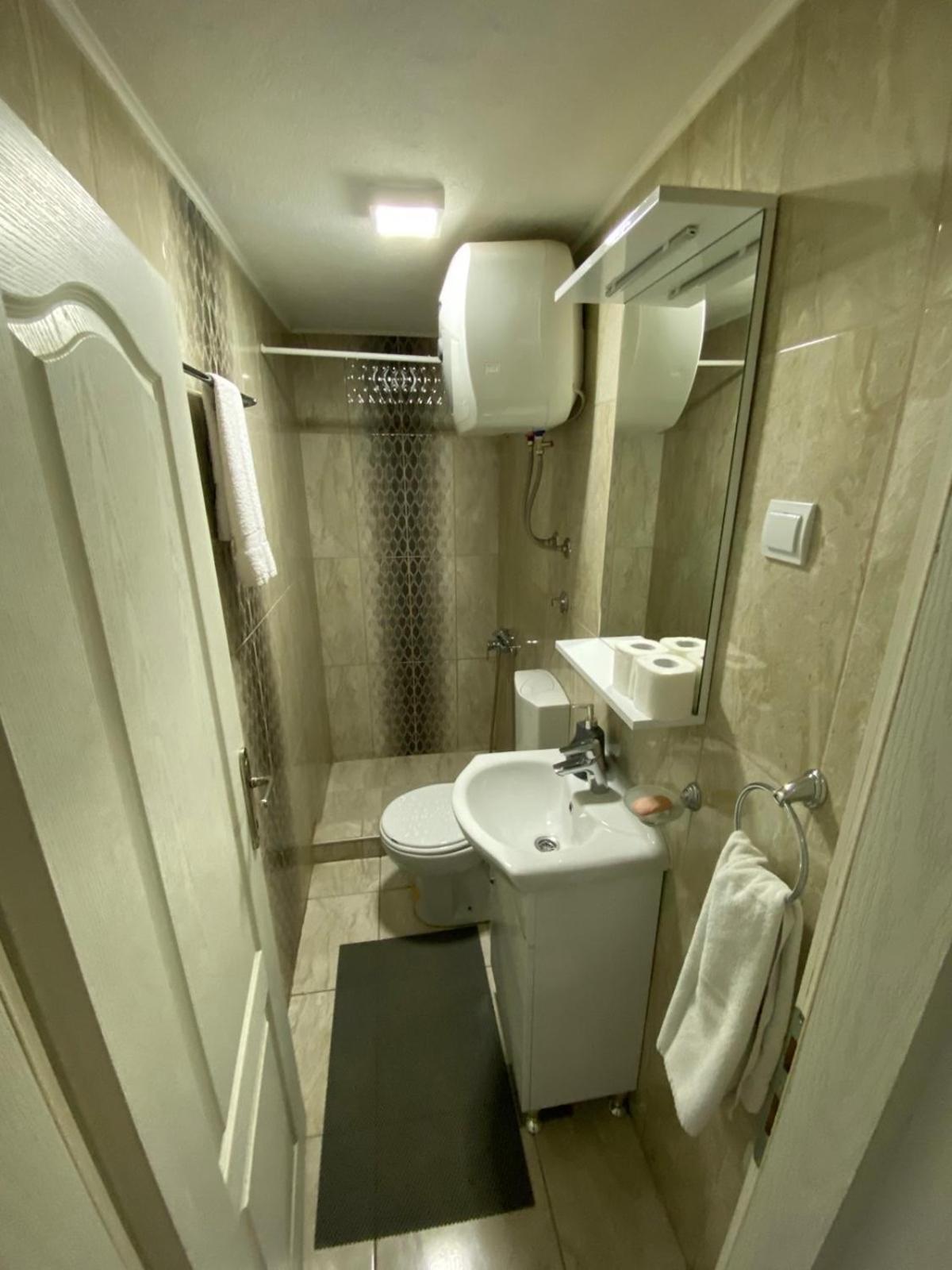Hostel Тузла Екстер'єр фото