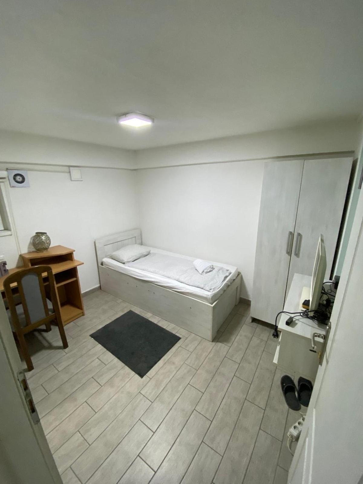 Hostel Тузла Екстер'єр фото